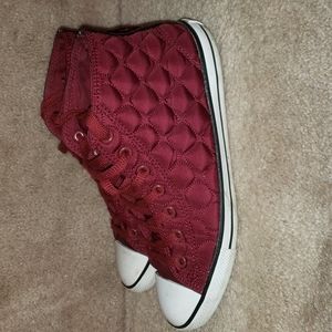 Women's size 7 burgundy quilted Converse Chucks
